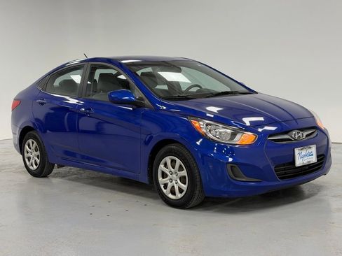 Used 2013 Hyundai Accent GLS image 6