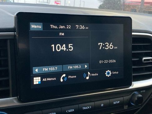 Used 2025 Hyundai Venue SEL image 20