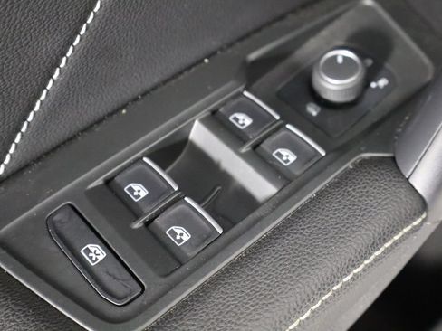 Used 2023 Volkswagen Tiguan SE R-Line FWD image 18