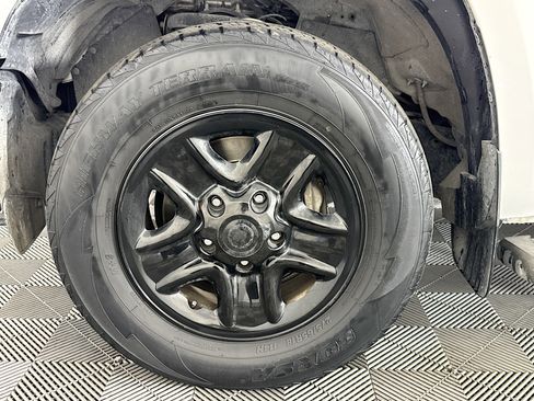 Used 2019 Toyota Tundra SR image 35