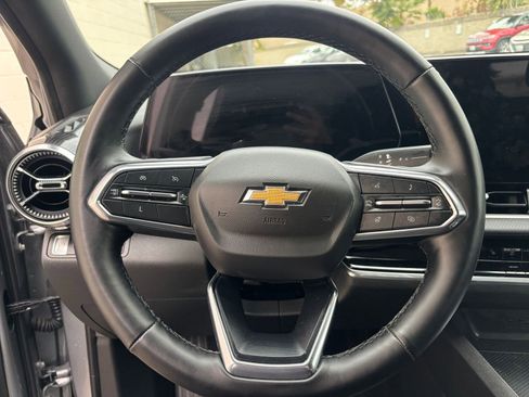 Used 2025 Chevrolet Equinox LT image 28