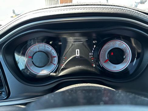 Used 2022 Dodge Challenger R/T w/ Plus Package image 9