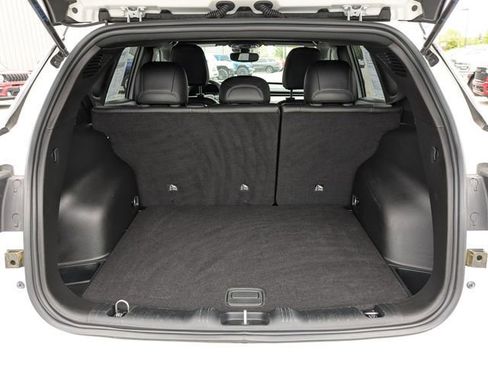 Used 2025 Jeep Compass Limited AWD/4WD image 18