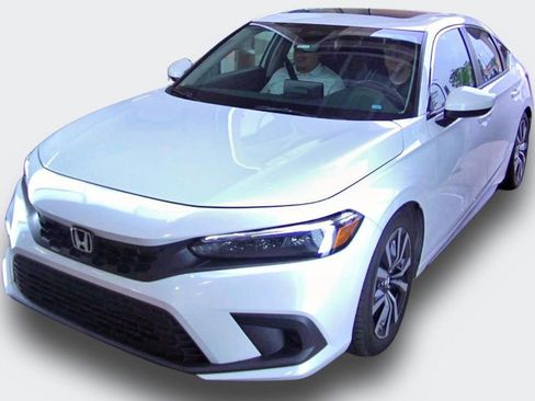 Used 2024 Honda Civic EX-L image 2