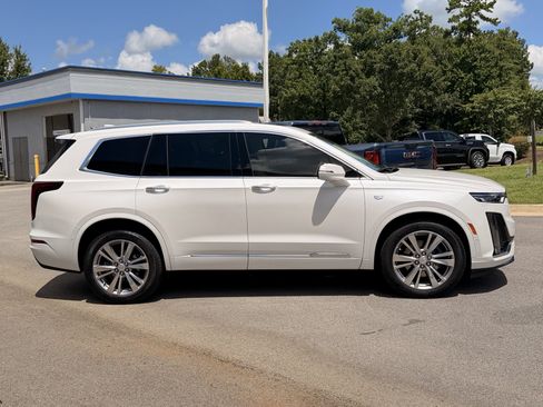 Used 2024 Cadillac XT6 Premium Luxury w/ Technology Package AWD/4WD image 13