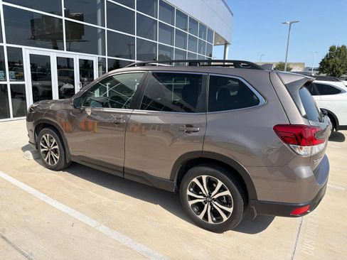 Used 2023 Subaru Forester Limited AWD/4WD image 3