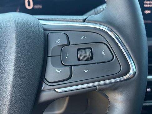 Used 2025 Buick Envista Sport Touring FWD image 24