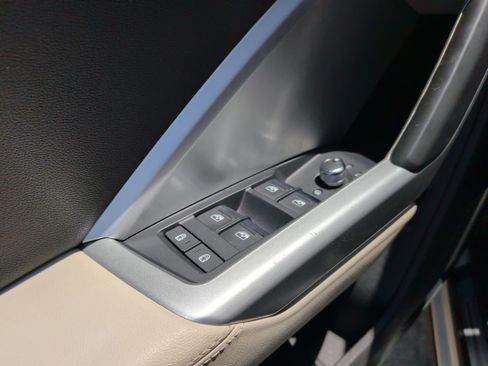 Used 2019 Audi Q3 2.0T Premium Plus AWD/4WD image 14
