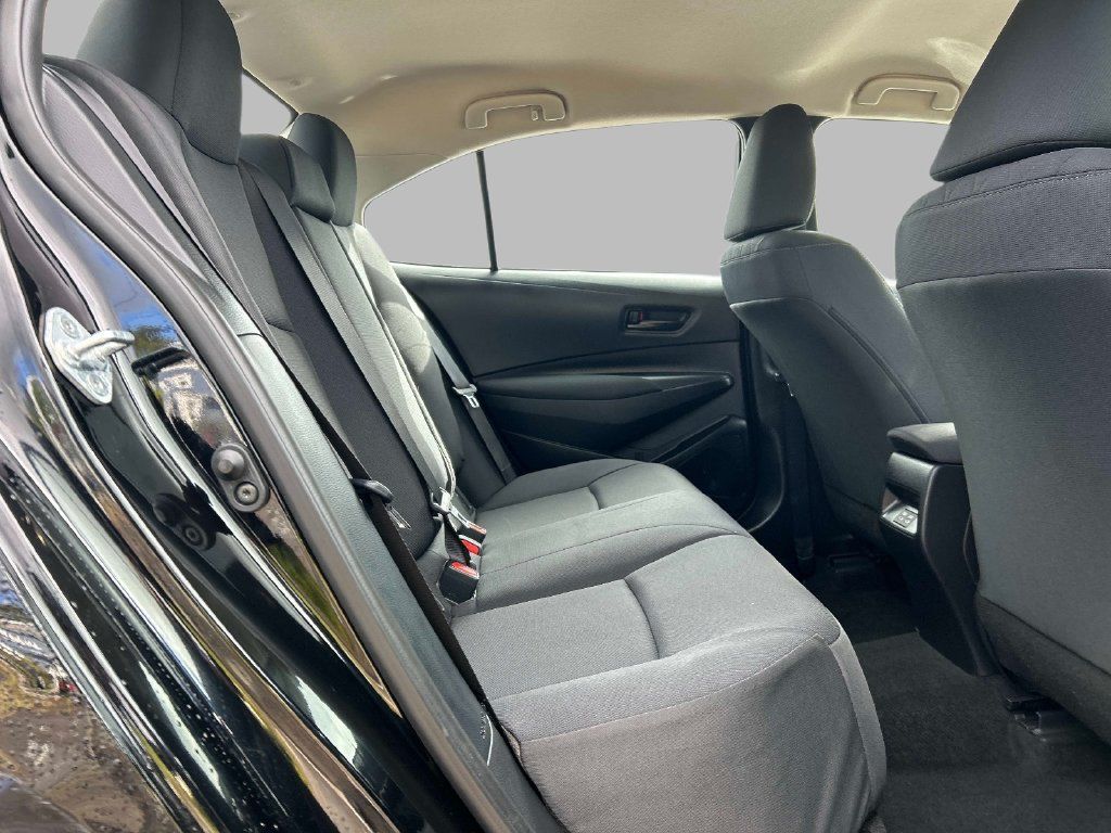Used 2025 Toyota Corolla LE FWD image 16