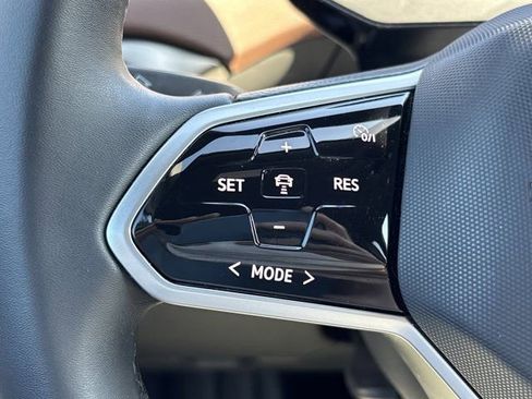 Used 2023 Volkswagen ID.4 Pro image 25