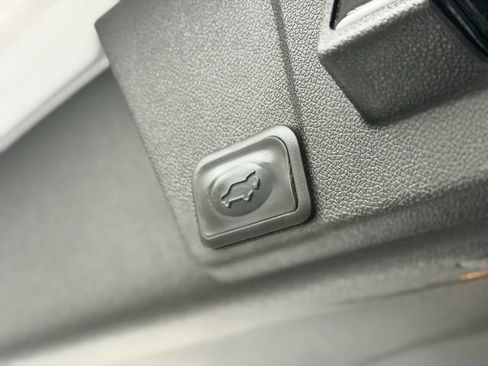 Used 2016 Chevrolet Traverse LT image 27