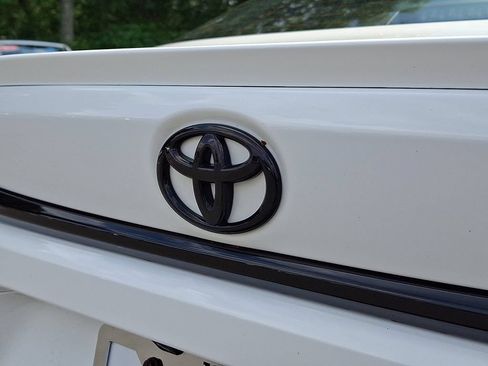 Used 2024 Toyota Corolla SE w/ SE Premium Package FWD image 29