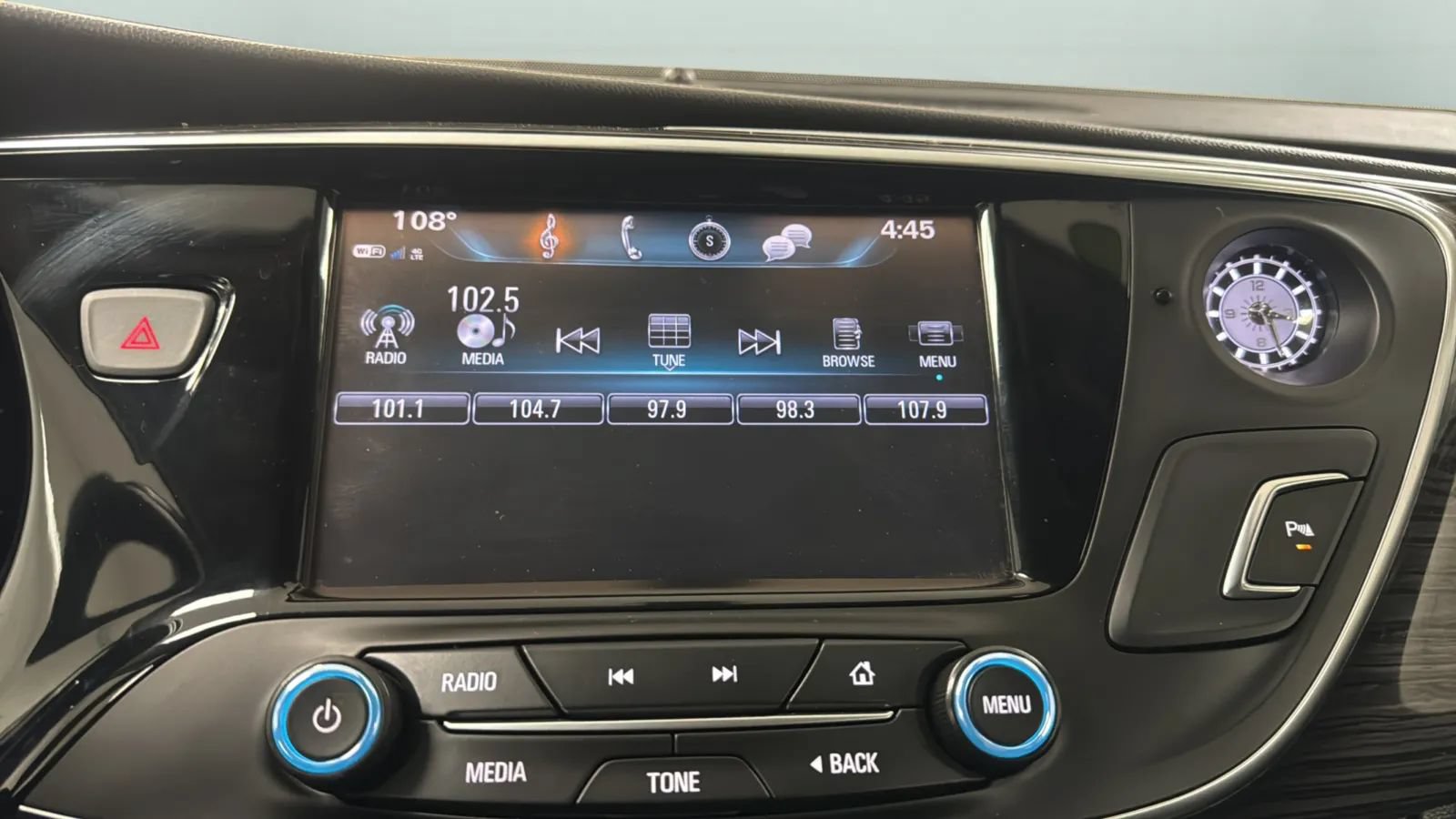 Used 2018 Buick Envision Essence AWD/4WD image 13