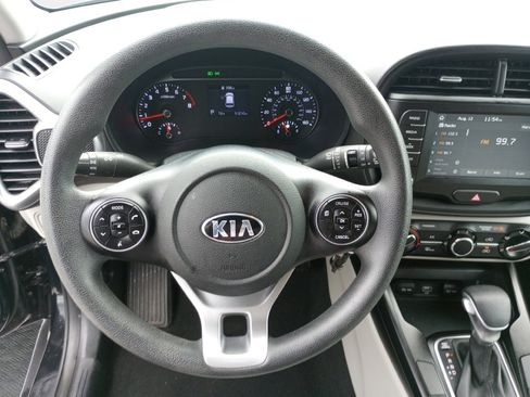 Used 2021 Kia Soul LX FWD image 12