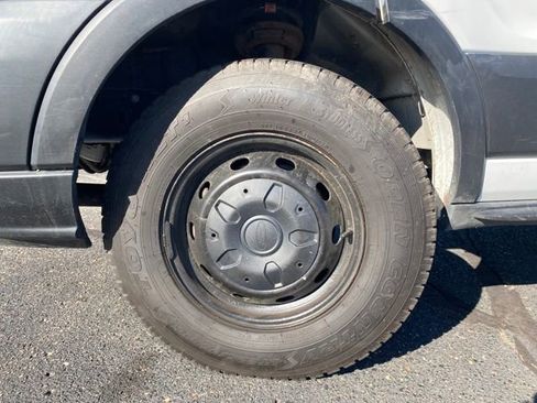 Used 2019 Ford Transit 250 148 Medium Roof image 18