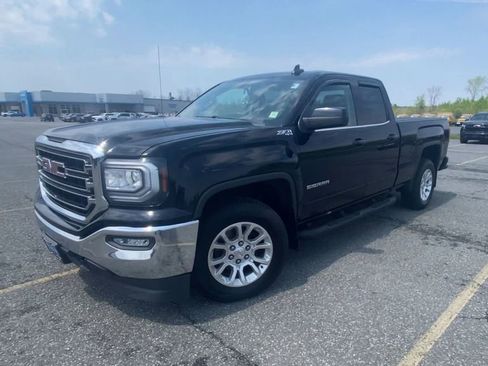 Used 2019 GMC Sierra 1500 SLE w/ SLE Value Package AWD/4WD image 4