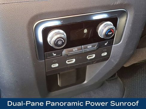 Used 2021 GMC Yukon Denali w/ Denali Premium Package image 15