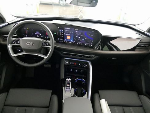 New 2025 Audi Q5 Premium Plus image 24