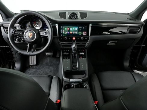 Used 2026 Porsche Macan AWD/4WD image 20