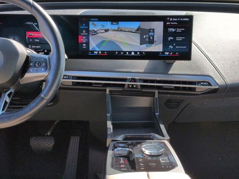 Used 2025 BMW iX M60 image 30