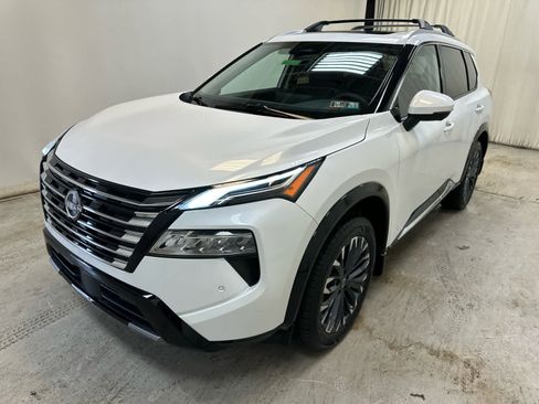 Certified 2025 Nissan Rogue Platinum image 10