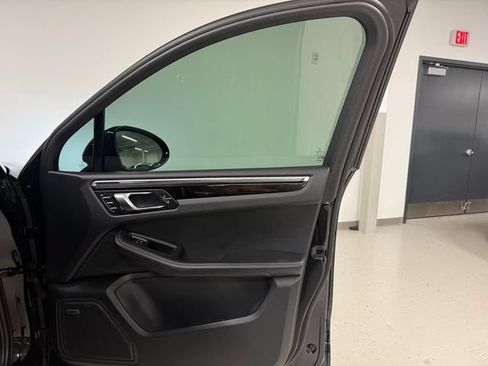 Certified 2026 Porsche Macan w/ Premium Package Plus AWD/4WD image 35