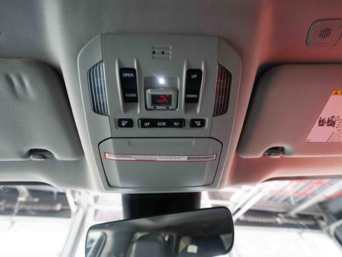 Used 2023 Toyota Highlander XLE image 18