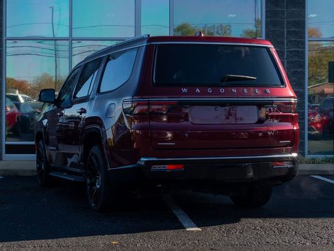 Used 2022 Jeep Wagoneer Series III w/ Convenience Group I image 8