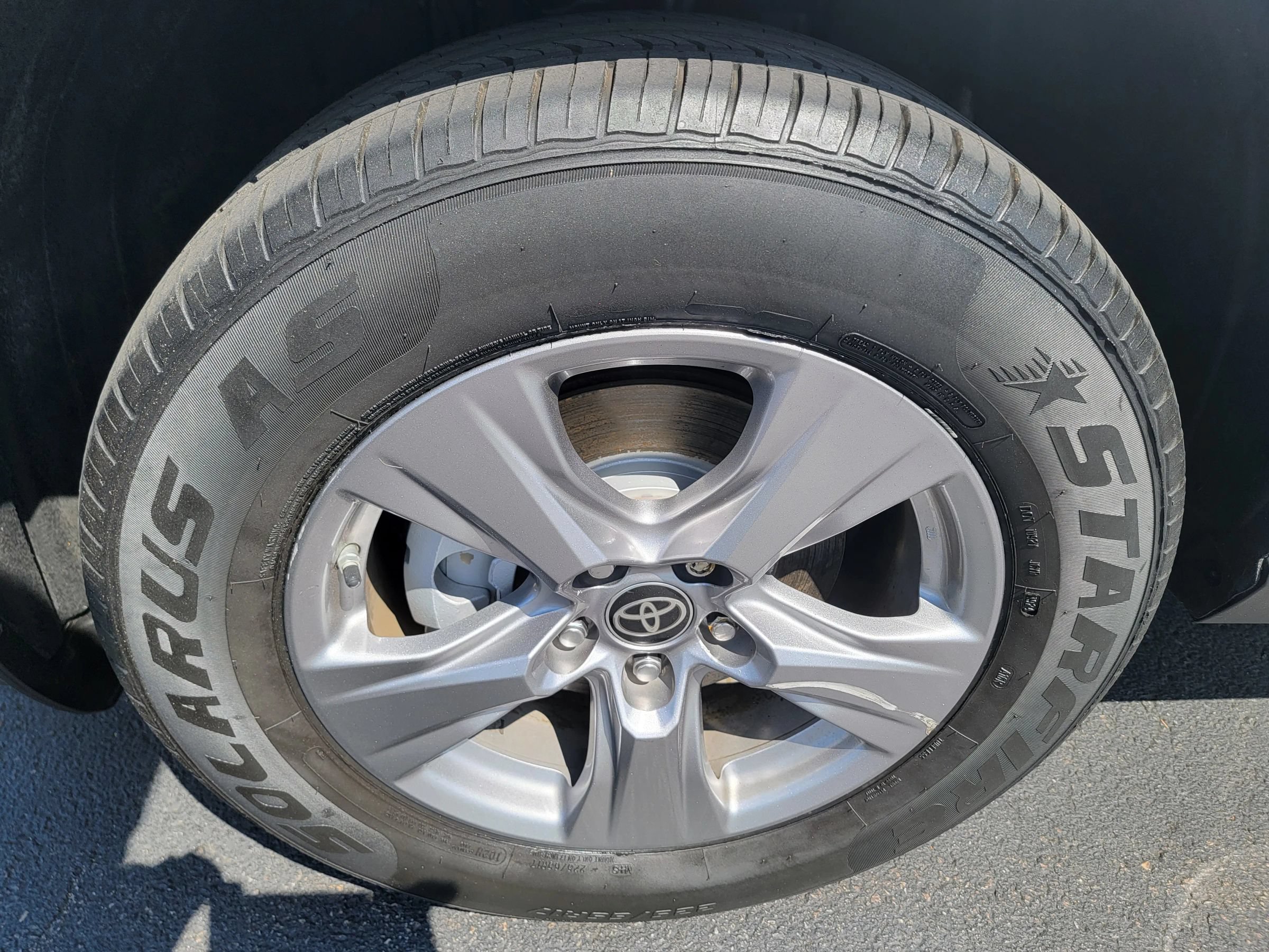 Used 2023 Toyota RAV4 LE AWD/4WD image 9