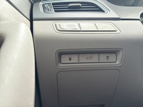Used 2015 Hyundai Sonata SE w/ Option Group 09 FWD image 9