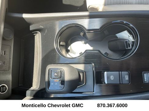 Used 2023 Nissan Rogue SV FWD image 20
