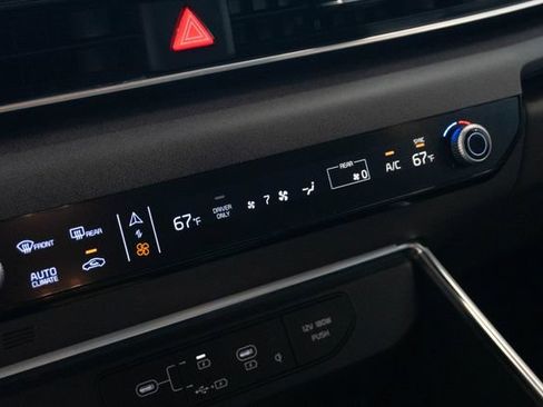 Used 2026 Kia Carnival EX FWD image 29