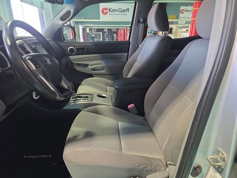 Used 2013 Toyota Tacoma PreRunner w/ SR5 Pkg image 2