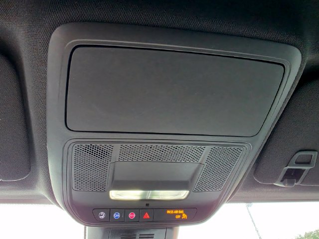 Used 2025 GMC Terrain Elevation AWD/4WD image 23