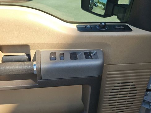 Used 2013 Ford F250 Lariat w/ Lariat Ultimate Pkg AWD/4WD image 10