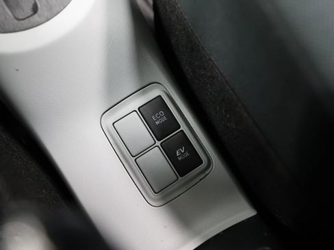 Used 2013 Toyota Prius C Three image 29