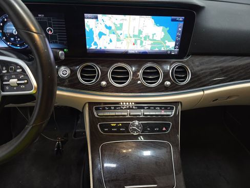 Used 2020 Mercedes-Benz E 350 Sedan w/ Parking Assistance Package image 14