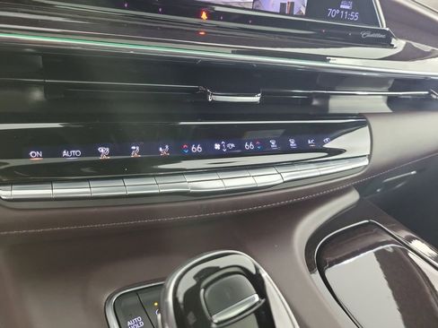 Certified 2021 Cadillac Escalade ESV Premium Luxury Platinum RWD image 29