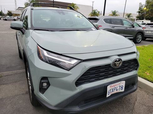 Used 2022 Toyota RAV4 XLE Premium FWD image 2
