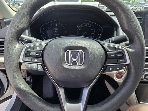 Used 2020 Honda Accord EX image 9