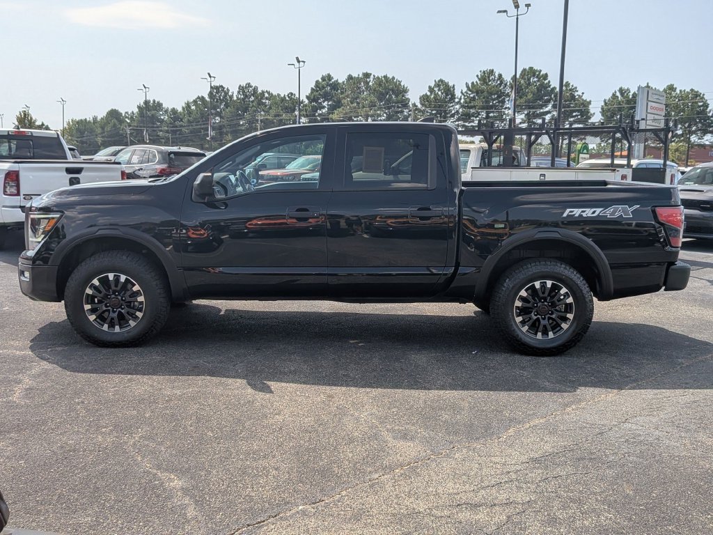 Used 2023 Nissan Titan PRO-4X AWD/4WD image 8
