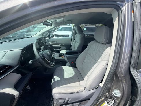 Used 2021 Toyota Sienna LE AWD/4WD image 10