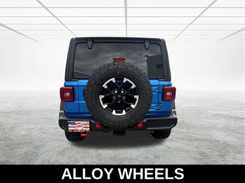 Used 2025 Jeep Wrangler Unlimited Rubicon AWD/4WD image 6