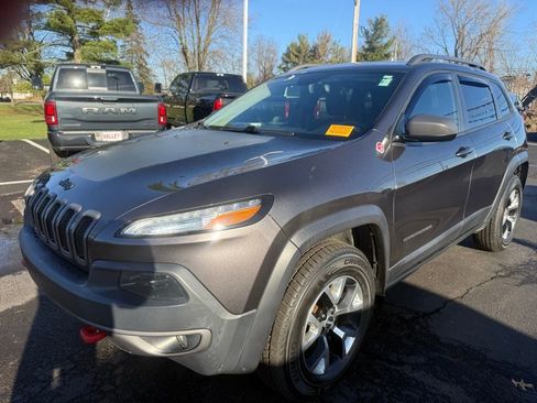 Used 2016 Jeep Cherokee Trailhawk w/ Comfort/Convenience Group image 7