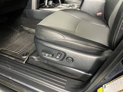 Used 2024 Toyota 4Runner SR5 Premium w/ SR5 Premium Package image 16