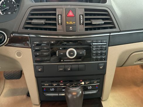 Used 2010 Mercedes-Benz E 550 Coupe image 33