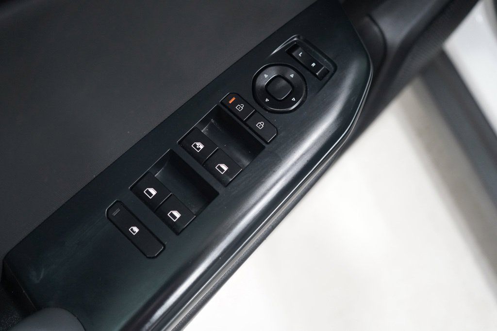 Used 2025 Kia K4 FWD image 18