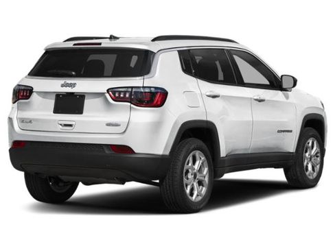 Certified 2025 Jeep Compass Limited AWD/4WD image 3