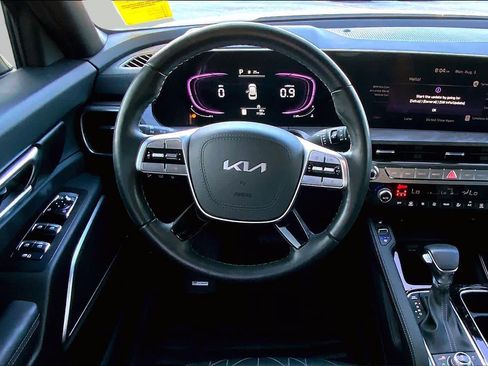 Used 2025 Kia Telluride AWD image 6