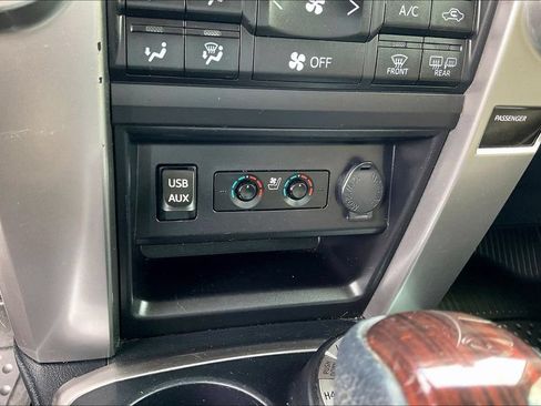 Used 2018 Toyota 4Runner Limited AWD/4WD image 32